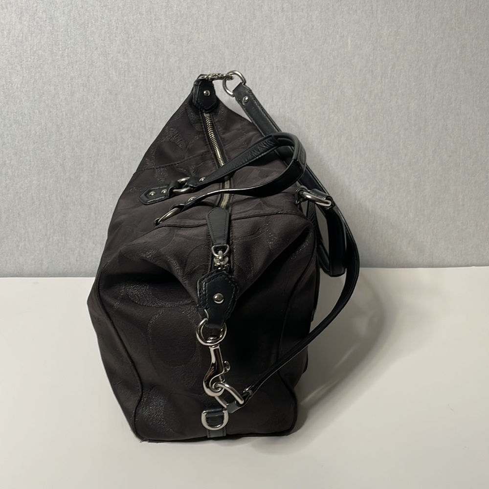 Coach hand/shorts bag. - Picture 7 of 14